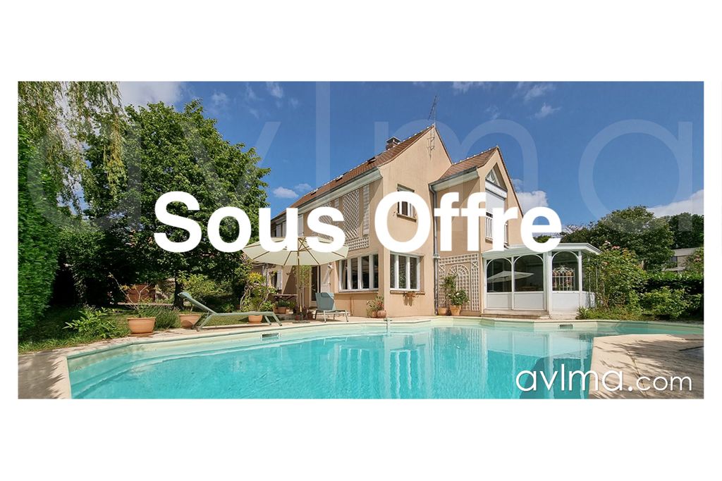 Achat maison à vendre 4 chambres 207 m² - Saint-Nom-la-Bretèche