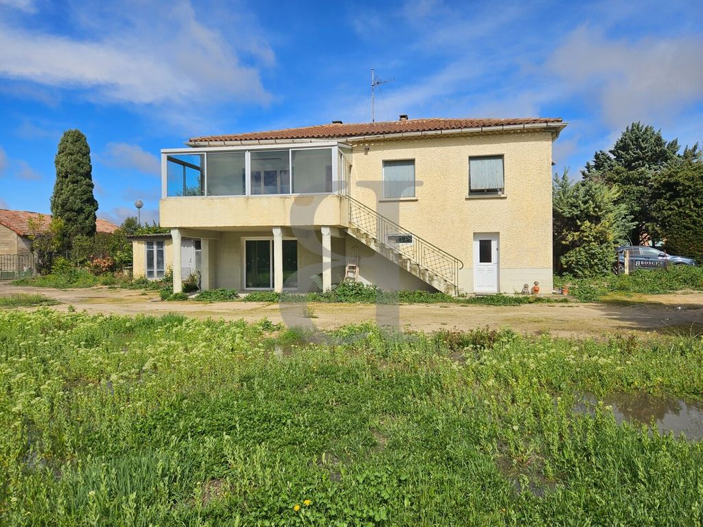 Achat maison à vendre 4 chambres 155 m² - Sainte-Cécile-les-Vignes