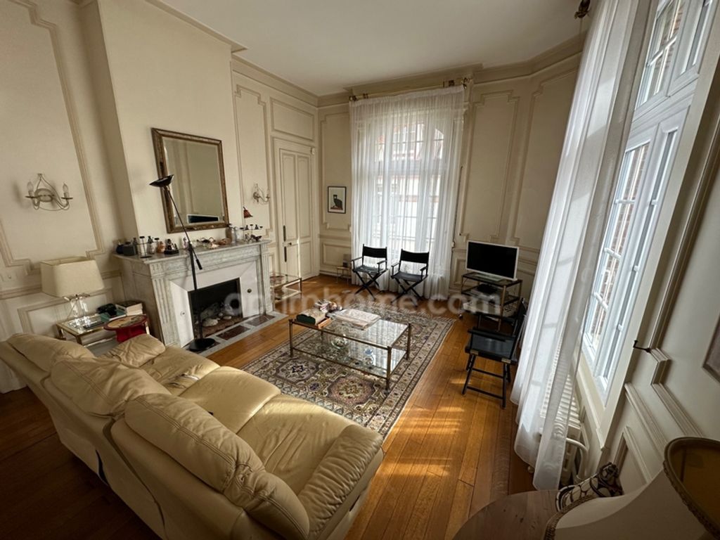 Achat maison à vendre 4 chambres 215 m² - Saint-Quentin