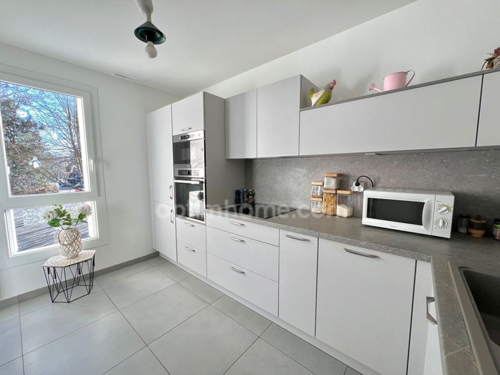 Achat appartement à vendre 3 pièces 72 m² - Bellegarde-sur-Valserine