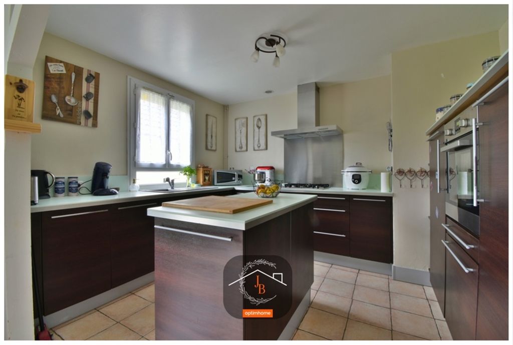 Achat maison à vendre 4 chambres 172 m² - Marcilly-sur-Eure