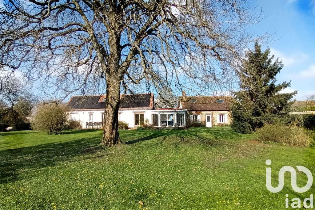 Achat maison à vendre 4 chambres 188 m² - Saint-Arnoult-des-Bois