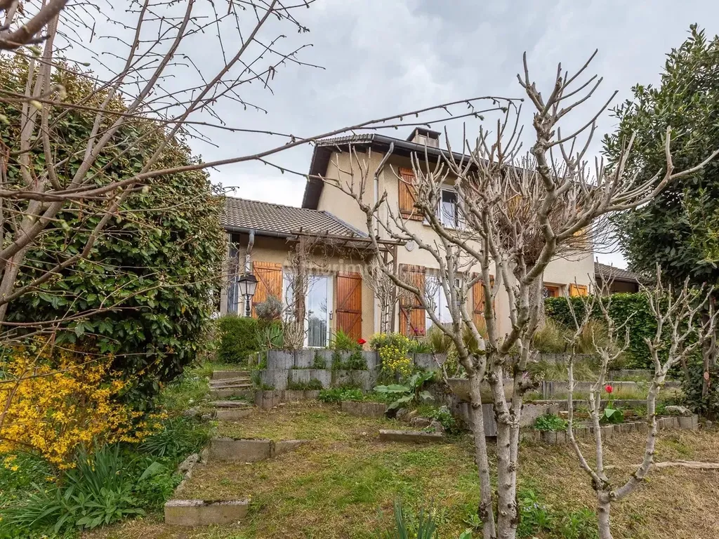 Achat maison à vendre 4 chambres 106 m² - Chambéry