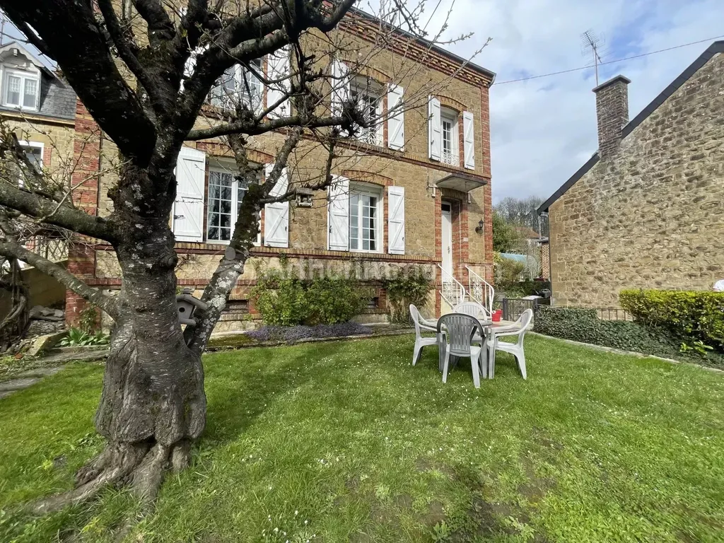 Achat maison à vendre 4 chambres 142 m² - Charleville-Mézières