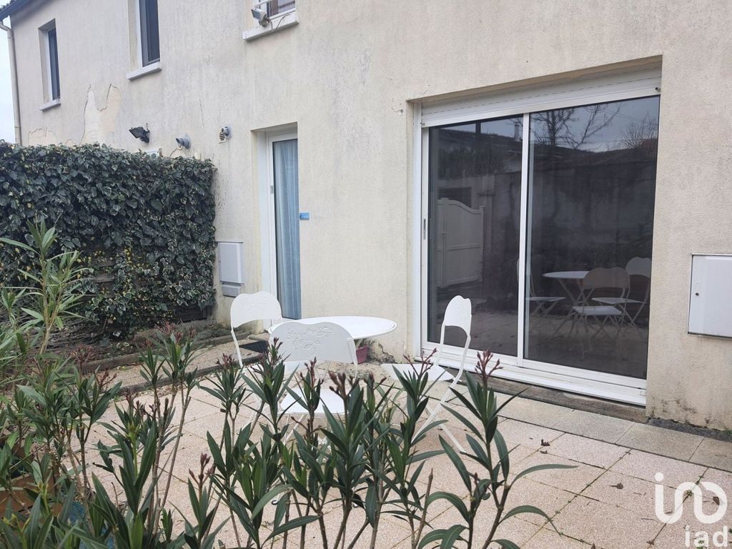 Achat maison à vendre 2 chambres 69 m² - Saintes