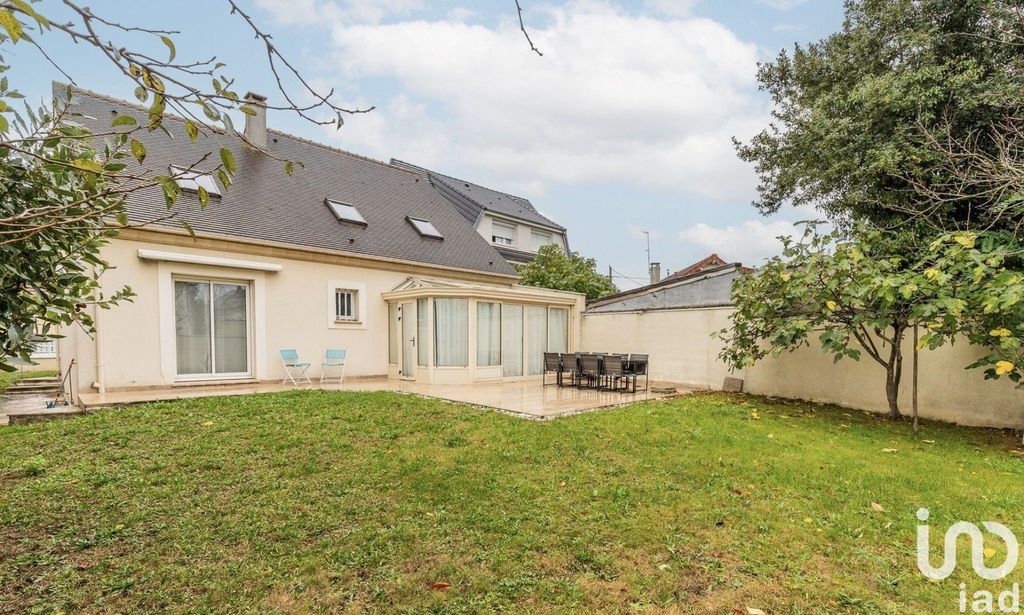 Achat maison à vendre 3 chambres 142 m² - Sainte-Geneviève-des-Bois