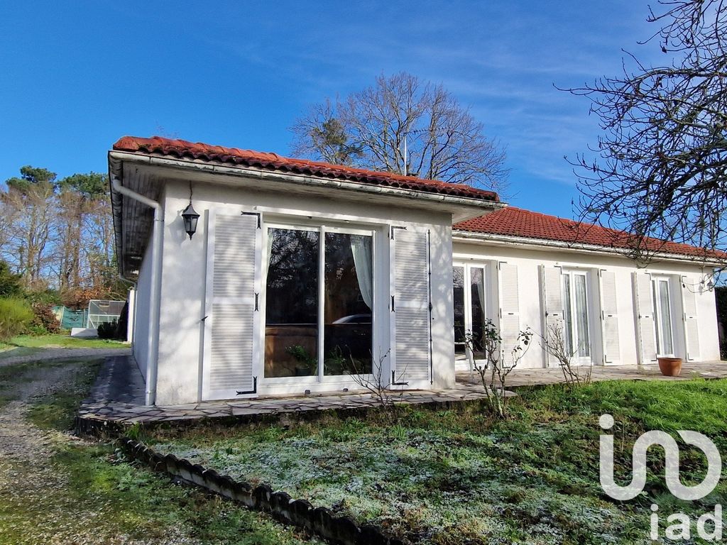 Achat maison à vendre 3 chambres 120 m² - Le Pian-Médoc