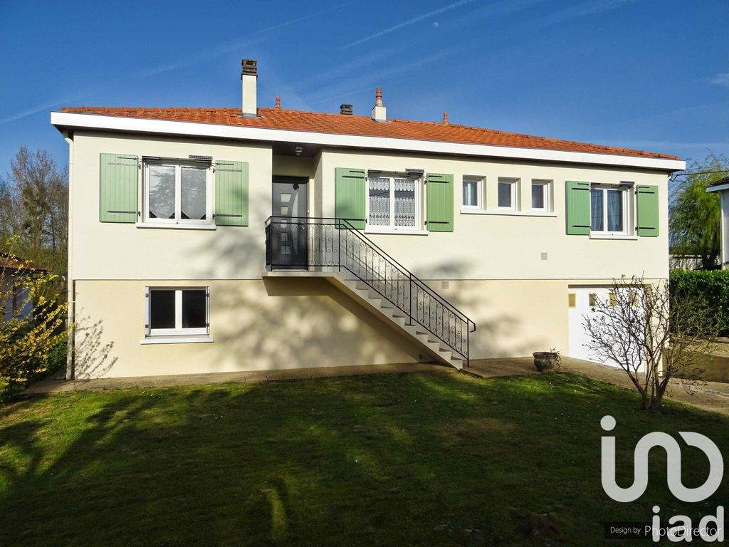 Achat maison à vendre 3 chambres 126 m² - Brioux-sur-Boutonne