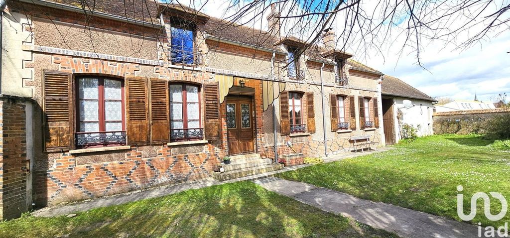 Achat maison à vendre 3 chambres 150 m² - Châtenay-sur-Seine