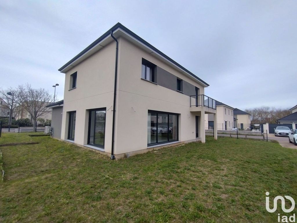 Achat maison à vendre 5 chambres 143 m² - Val-de-Reuil