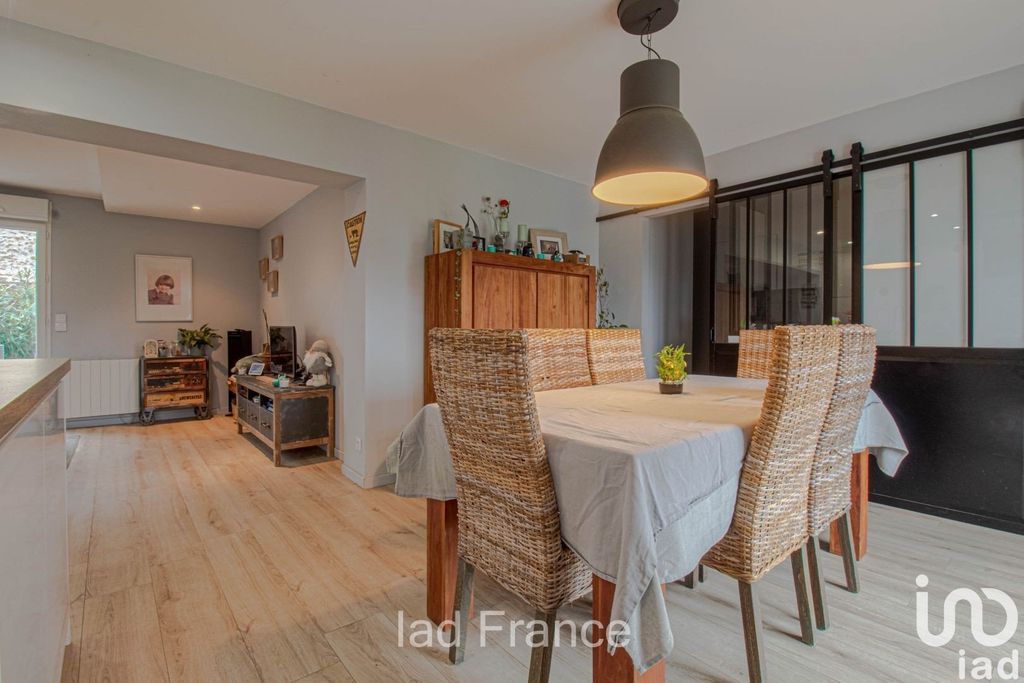 Achat maison à vendre 5 chambres 123 m² - Tacoignières