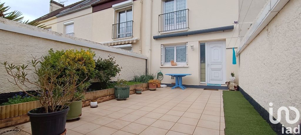 Achat maison à vendre 3 chambres 95 m² - Maurepas