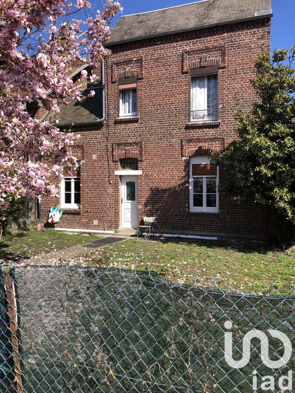 Achat maison à vendre 2 chambres 70 m² - Noyon