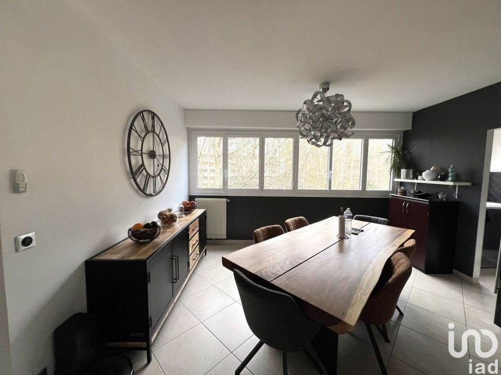 Achat appartement à vendre 6 pièces 119 m² - Vaux-le-Pénil