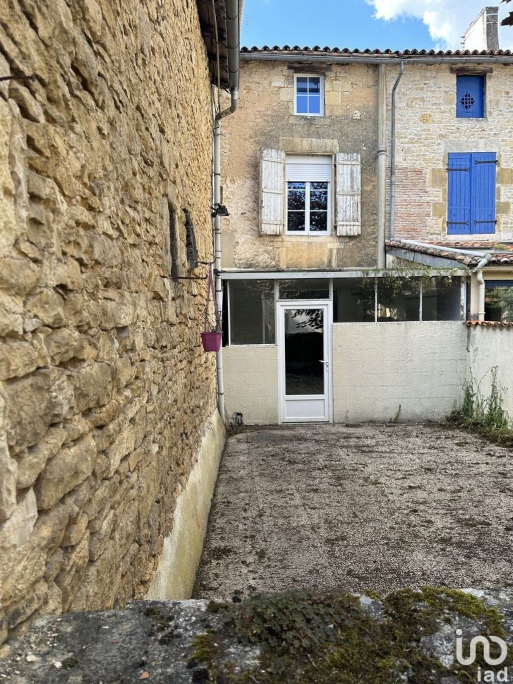 Achat maison à vendre 4 chambres 185 m² - Ruffec