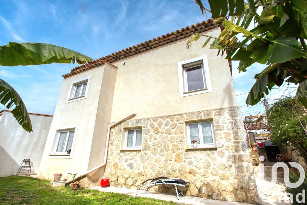 Achat maison à vendre 4 chambres 150 m² - Antibes