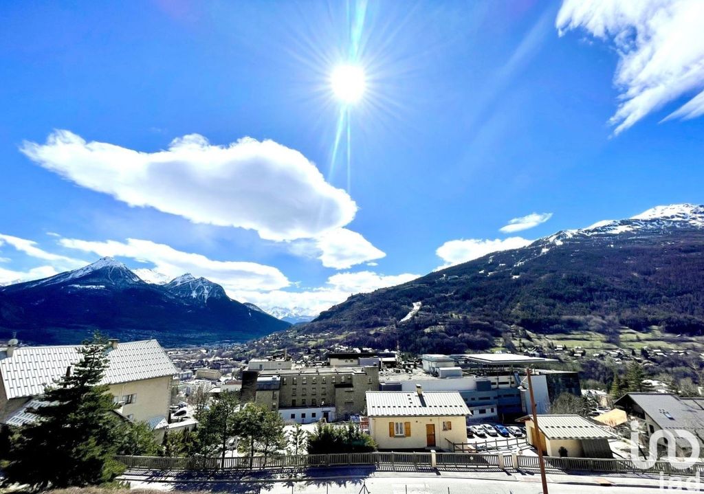 Achat appartement à vendre 4 pièces 74 m² - Briançon