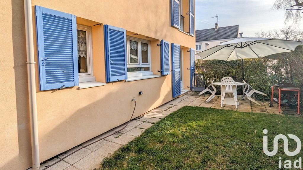 Achat maison à vendre 5 chambres 140 m² - Maurepas