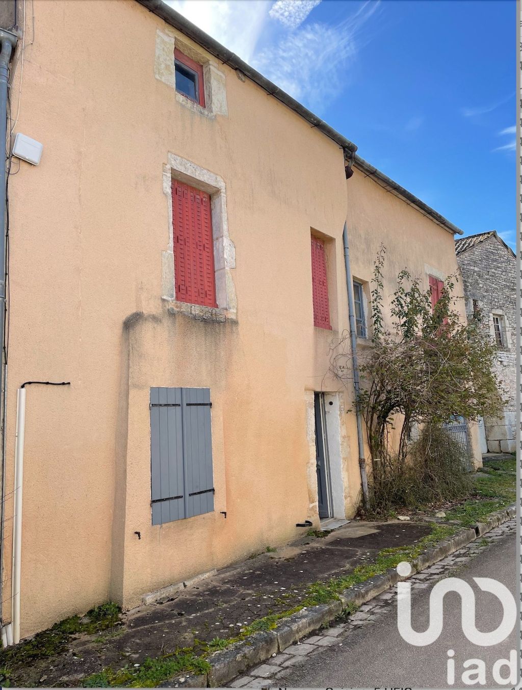 Achat maison à vendre 2 chambres 73 m² - Noyers