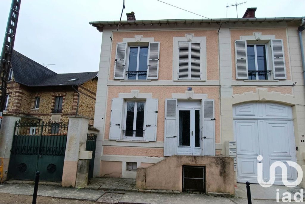 Achat maison à vendre 6 chambres 130 m² - Guignes