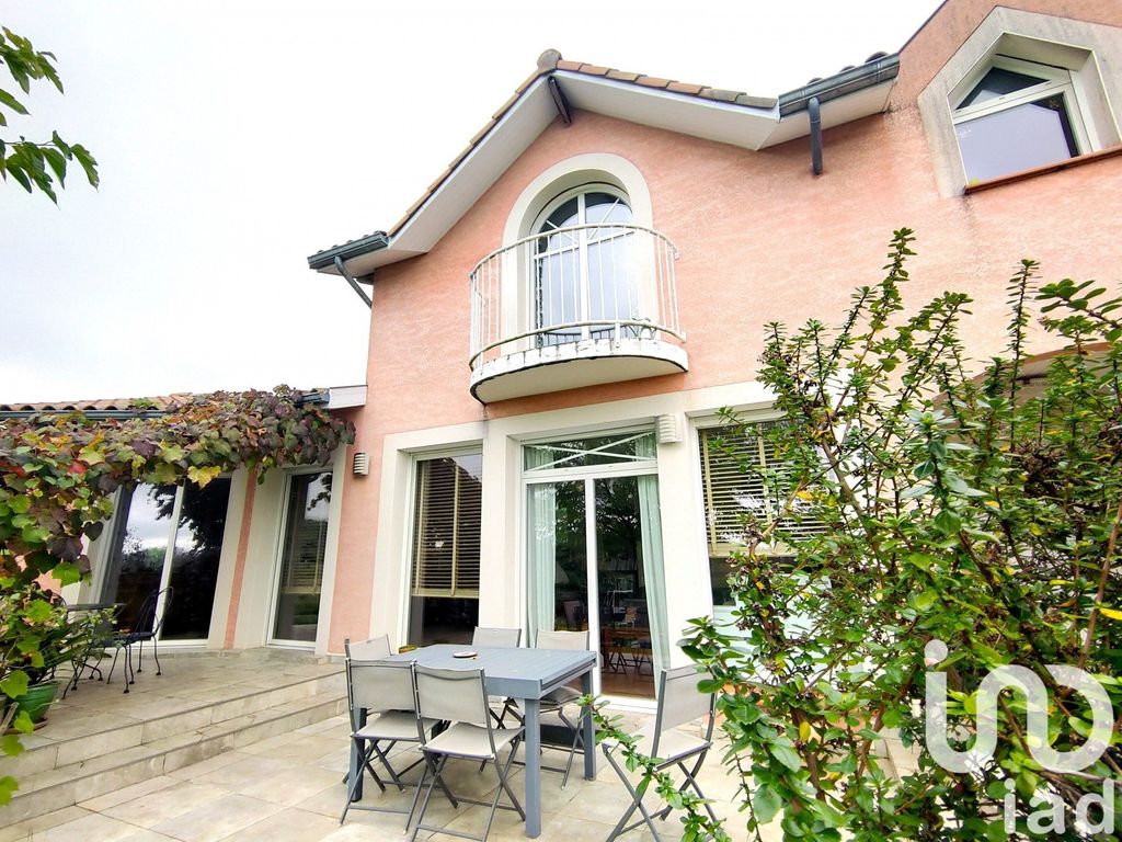 Achat maison à vendre 5 chambres 335 m² - Villeneuve-de-Rivière