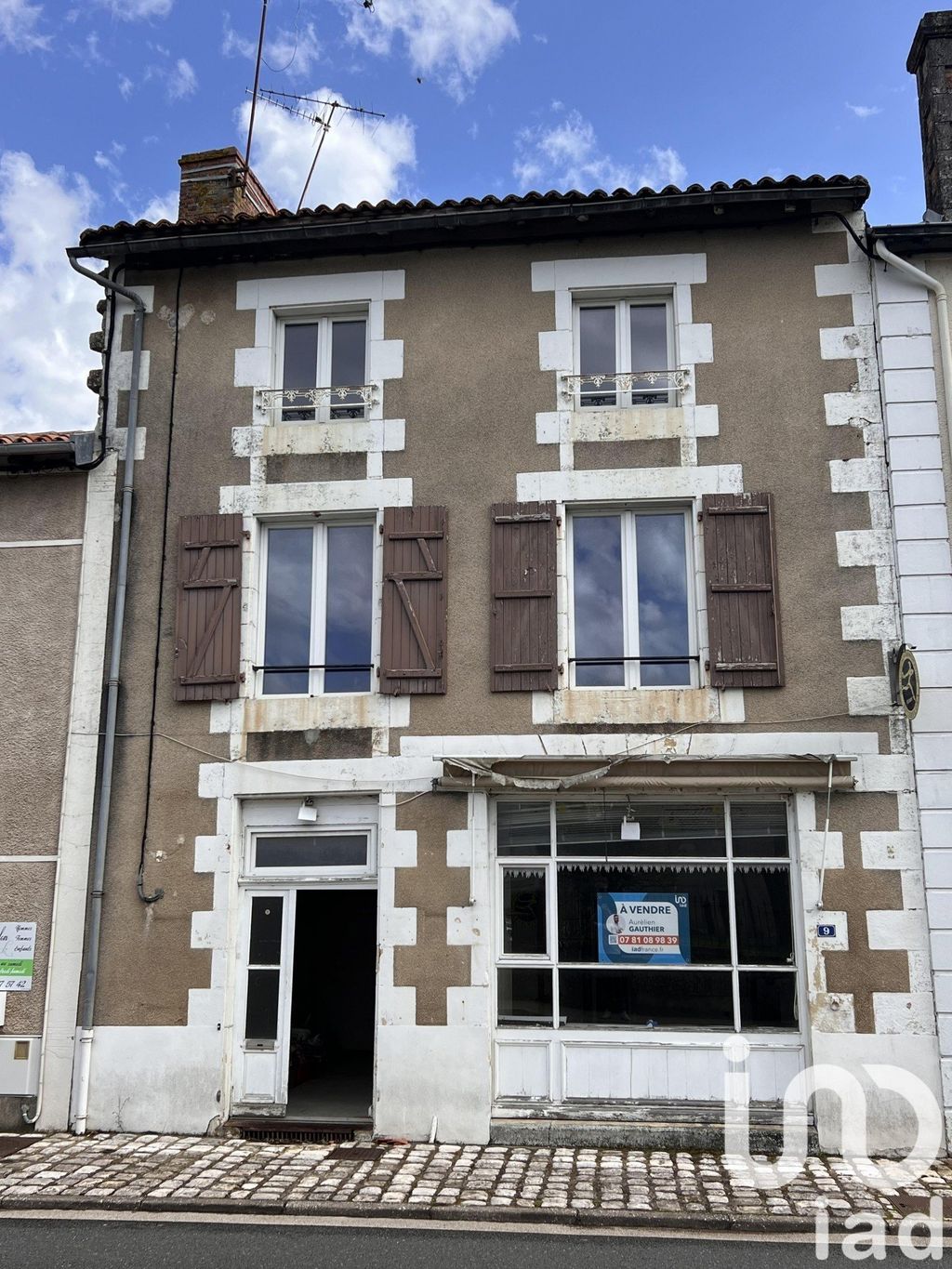 Achat maison à vendre 4 chambres 137 m² - Charroux