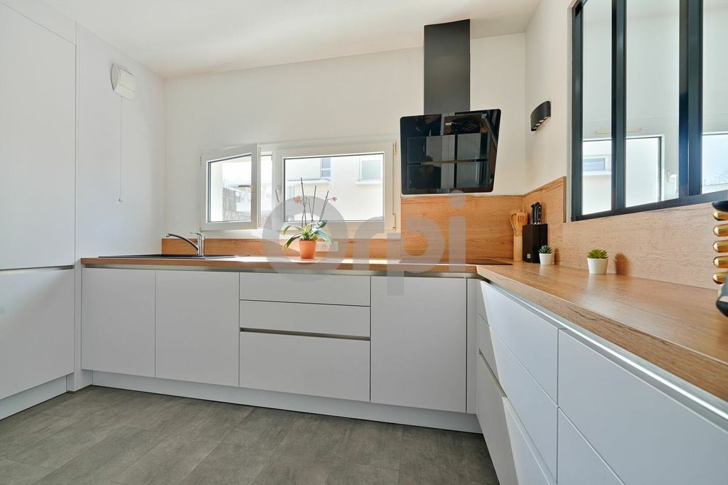 Achat appartement à vendre 4 pièces 77 m² - Le Plessis-Robinson