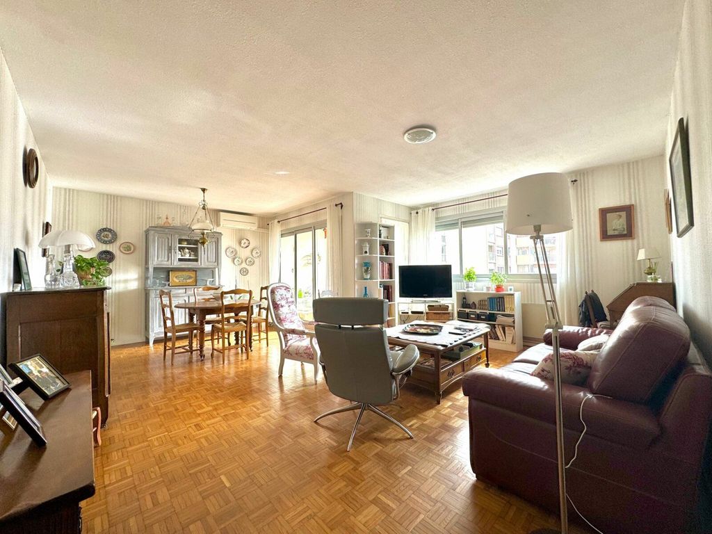 Achat appartement à vendre 5 pièces 93 m² - Salon-de-Provence