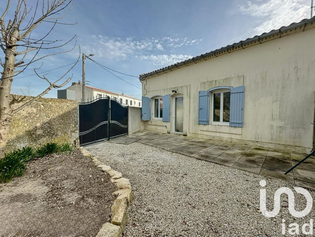 Achat maison à vendre 4 chambres 106 m² - Nieul-sur-Mer