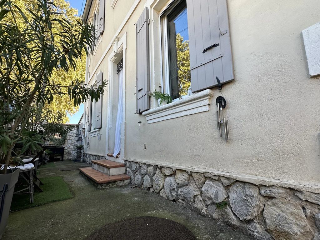 Achat maison à vendre 2 chambres 55 m² - Arles