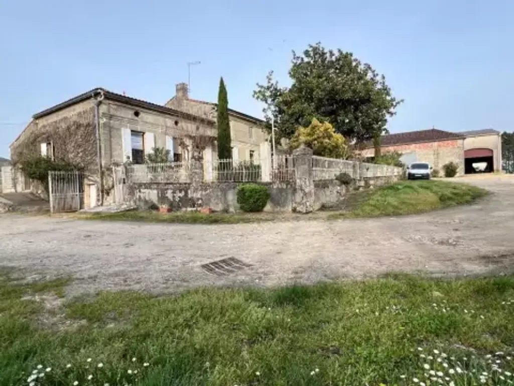 Achat maison à vendre 3 chambres 150 m² - Saint-Vivien-de-Blaye