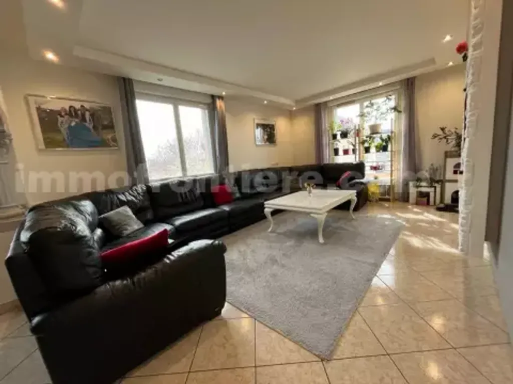 Achat appartement à vendre 4 pièces 102 m² - Vétraz-Monthoux