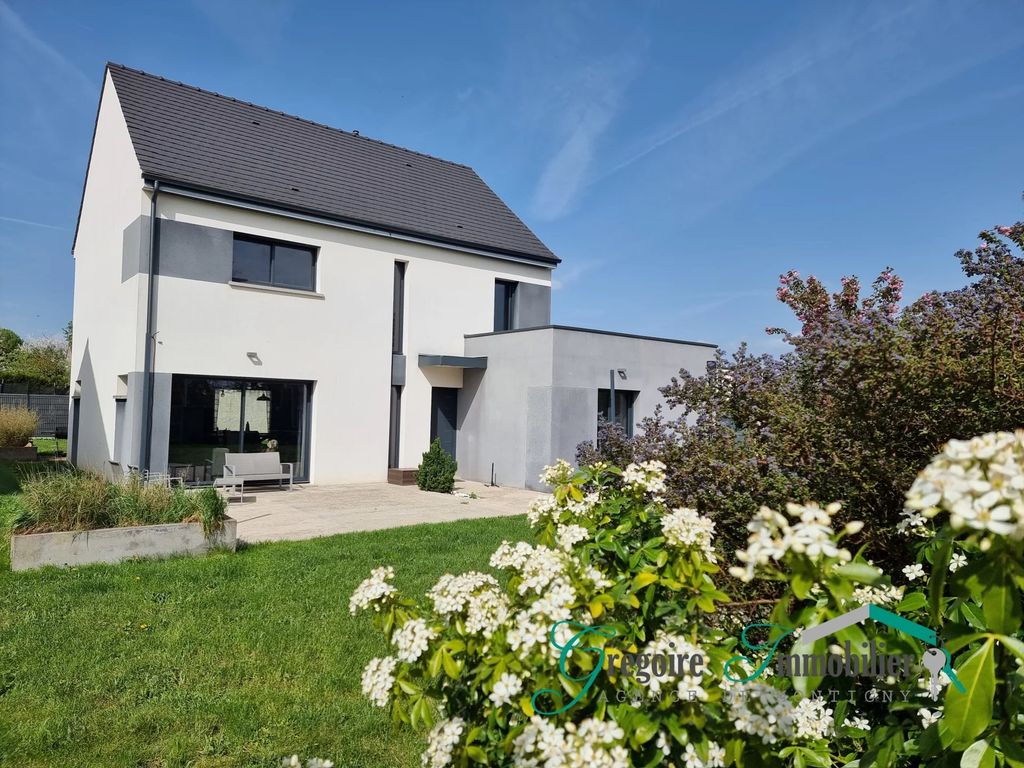 Achat maison à vendre 6 chambres 175 m² - Montigny-sur-Loing