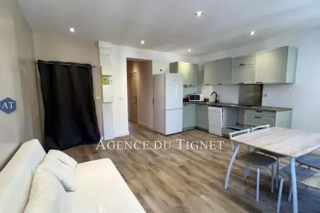 Achat appartement à vendre 2 pièces 32 m² - Saint-Cézaire-sur-Siagne