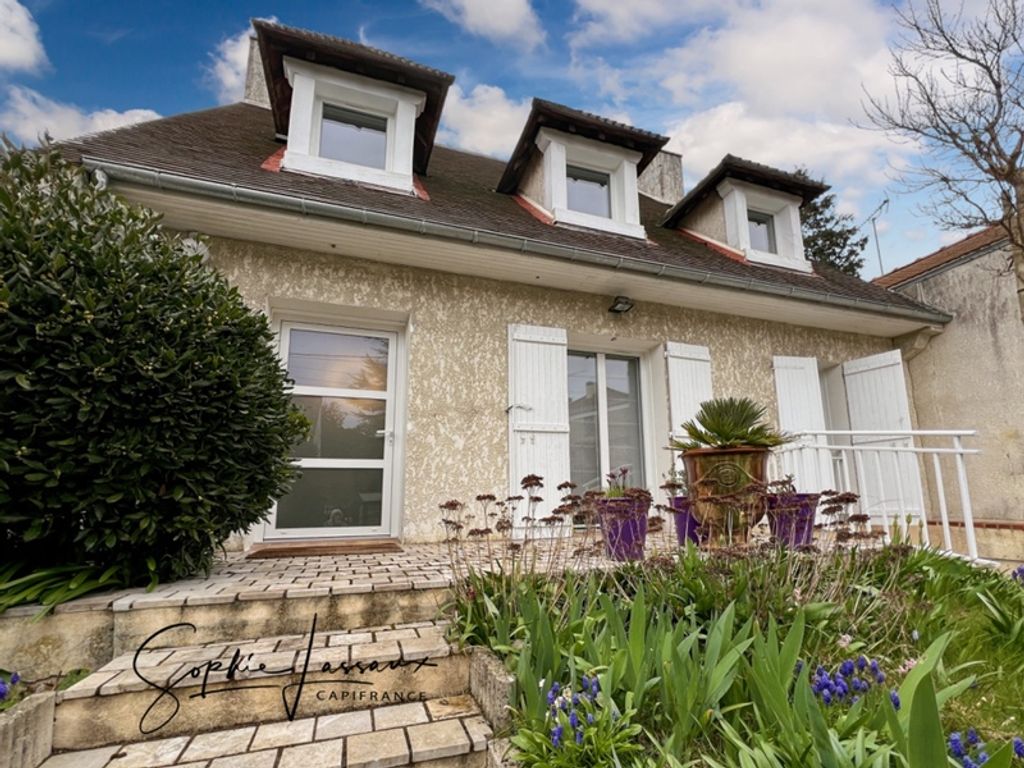 Achat maison à vendre 3 chambres 188 m² - La Celle-Saint-Cloud