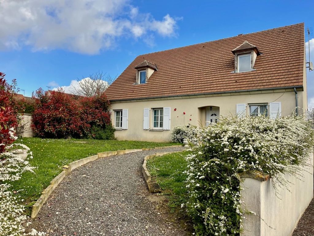 Achat maison à vendre 6 chambres 204 m² - Villeneuve-sur-Verberie