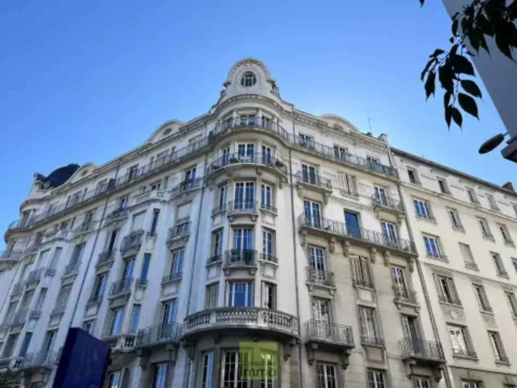 Achat appartement à vendre 4 pièces 100 m² - Lyon 6ème arrondissement