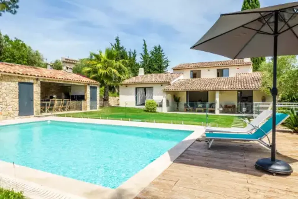 Achat maison à vendre 4 chambres 304 m² - Mougins