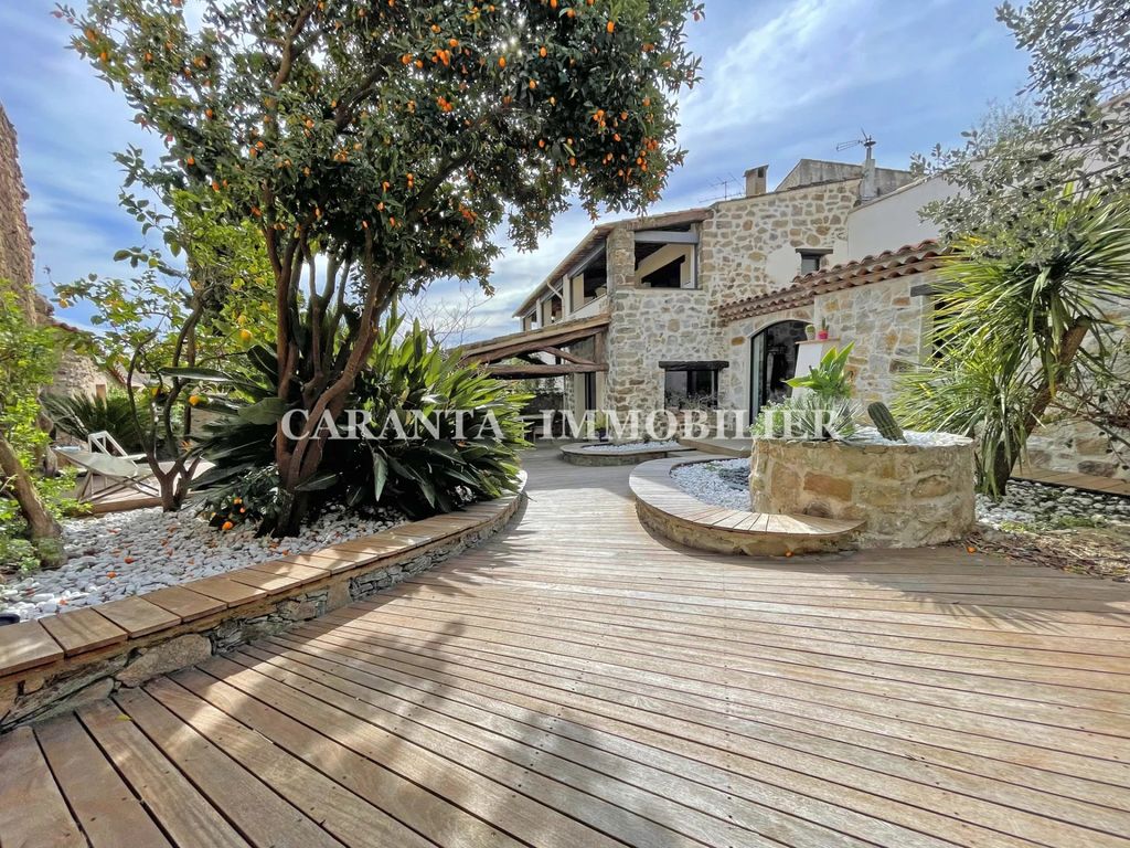 Achat maison à vendre 4 chambres 167 m² - Roquebrune-sur-Argens