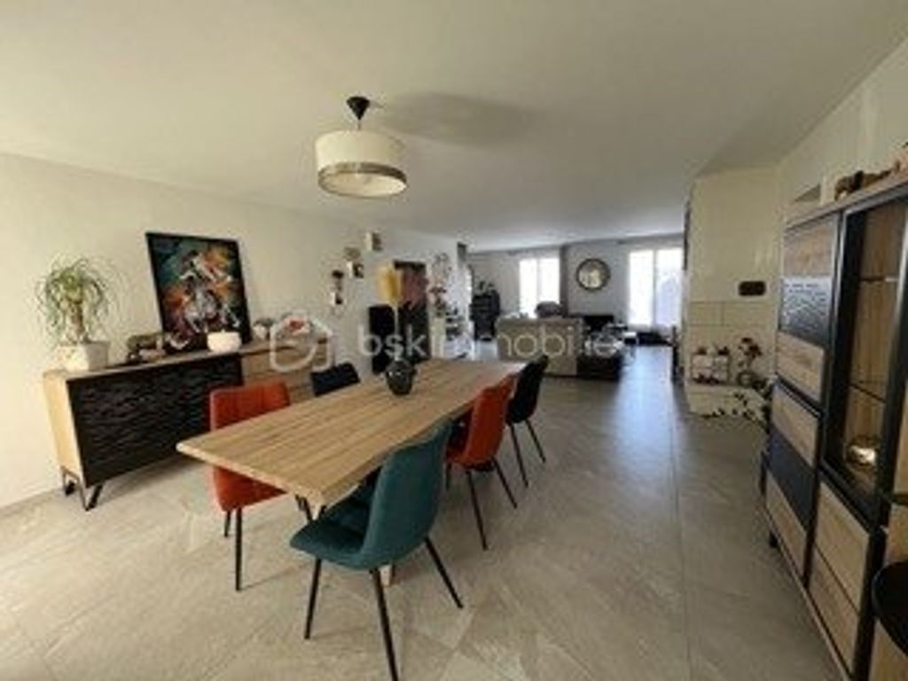 Achat maison à vendre 4 chambres 162 m² - Mettray