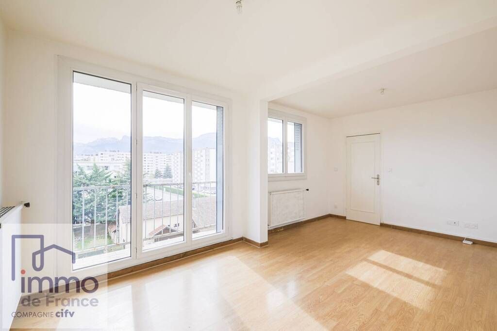 Achat appartement à vendre 5 pièces 73 m² - Saint-Martin-d'Hères