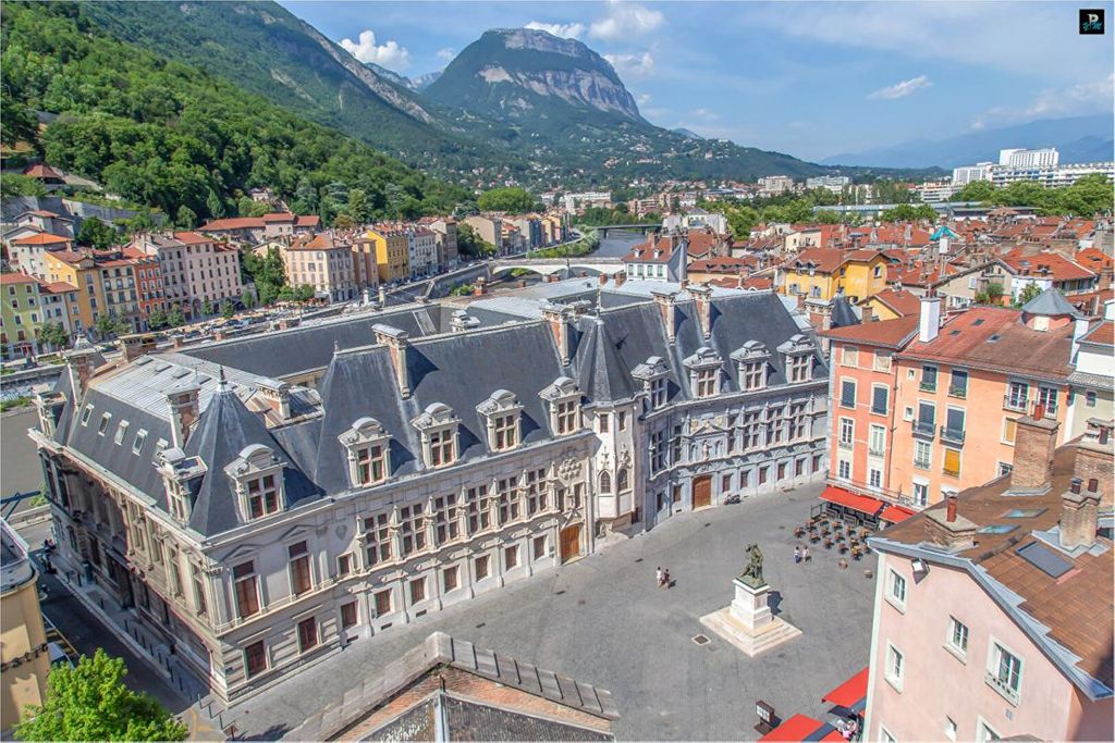 Achat souplex à vendre 5 pièces 128 m² - Grenoble