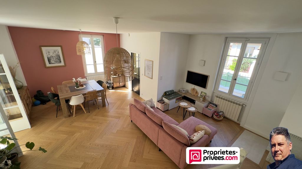 Achat maison à vendre 3 chambres 112 m² - Lyon 8ème arrondissement