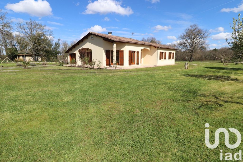 Achat maison à vendre 3 chambres 142 m² - Bussac-Forêt