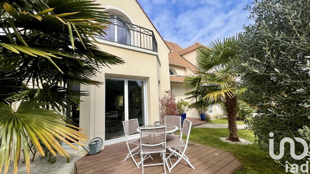 Achat maison à vendre 4 chambres 201 m² - Saint-Germain-en-Laye