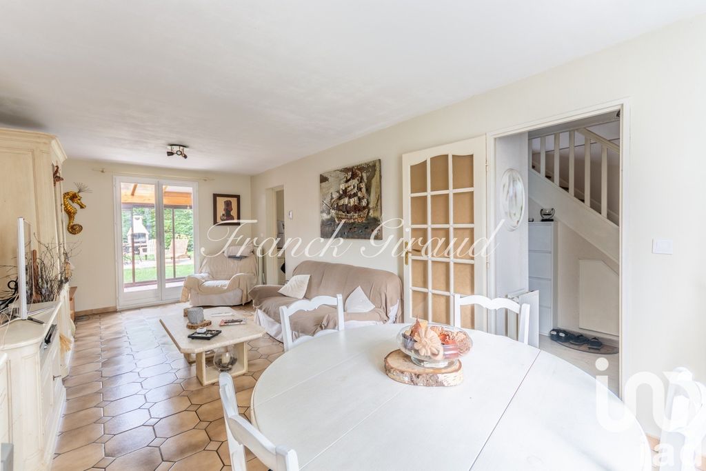 Achat maison à vendre 4 chambres 103 m² - Sainte-Geneviève-des-Bois