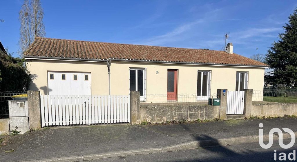 Achat maison à vendre 3 chambres 94 m² - Châtillon-sur-Thouet