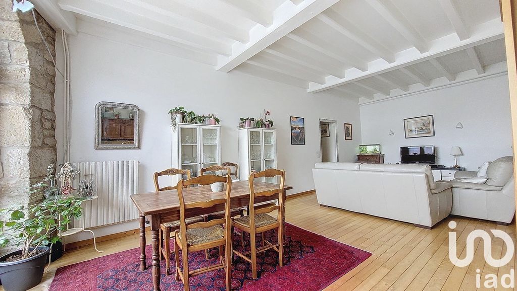 Achat maison à vendre 4 chambres 157 m² - Besançon