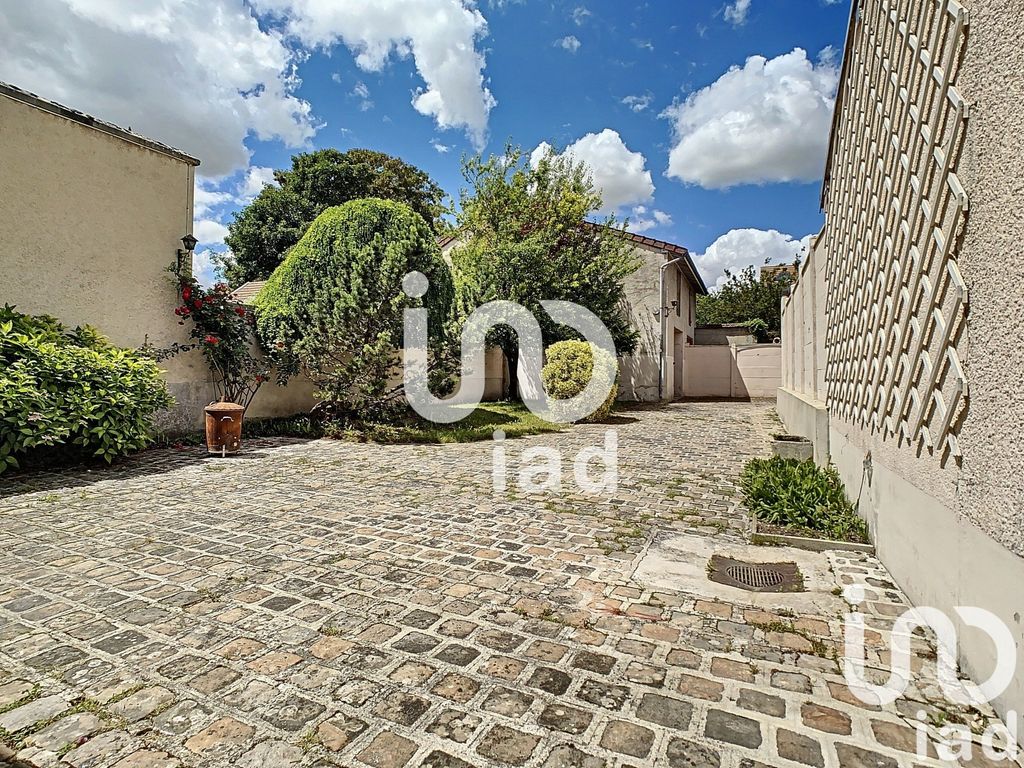 Achat maison à vendre 5 chambres 215 m² - Fère-Champenoise