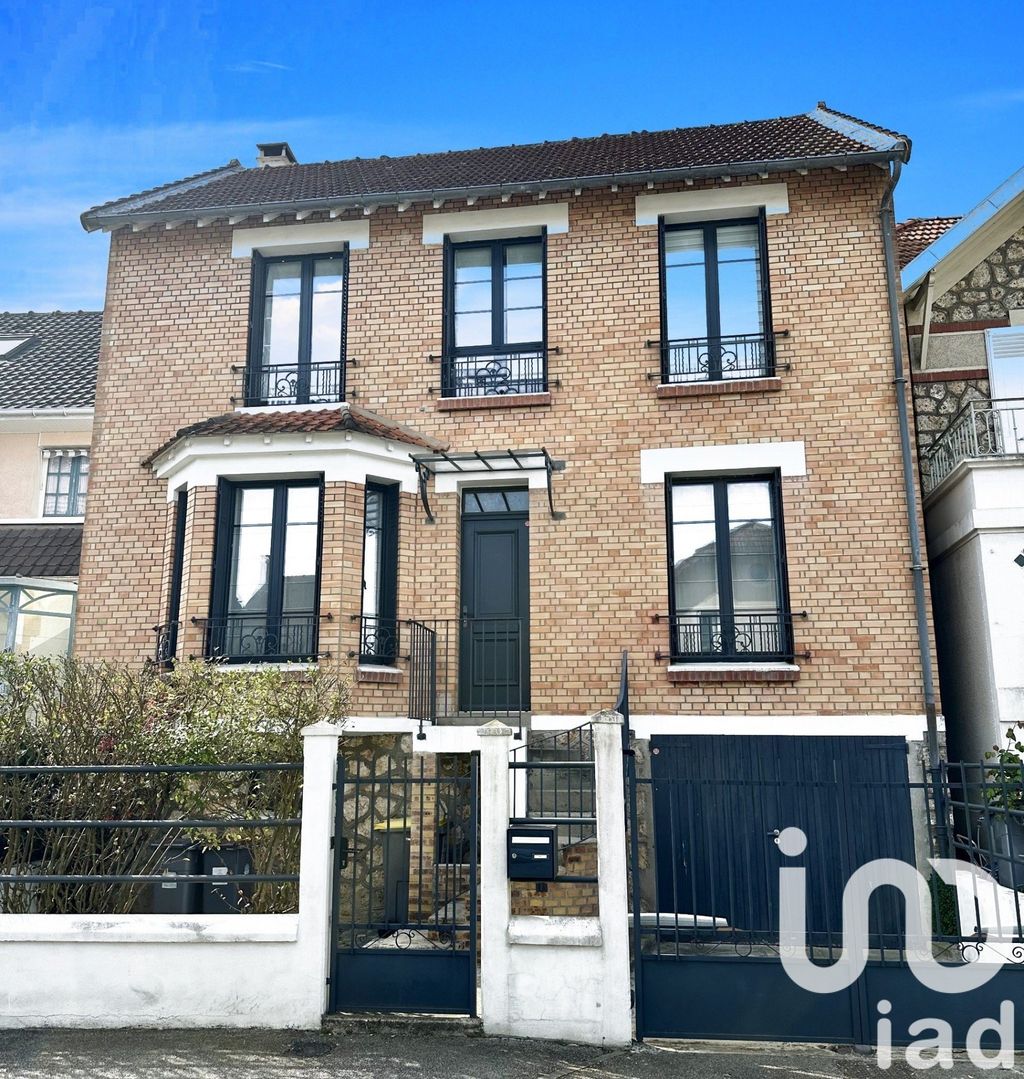 Achat maison à vendre 4 chambres 141 m² - Ville-d'Avray